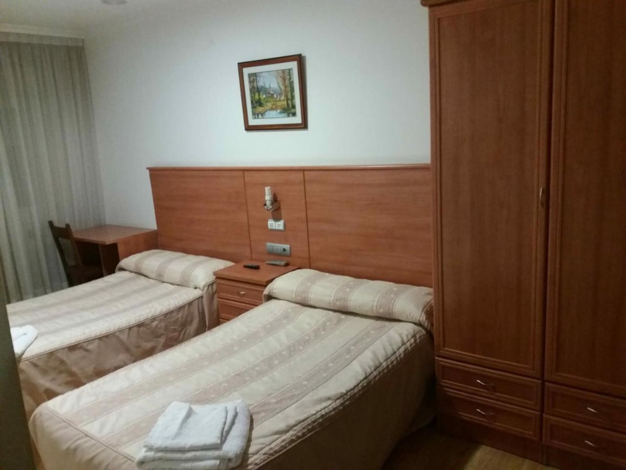 Hotel 2 De Mayo 2 Хинсо-де-Лимия Экстерьер фото