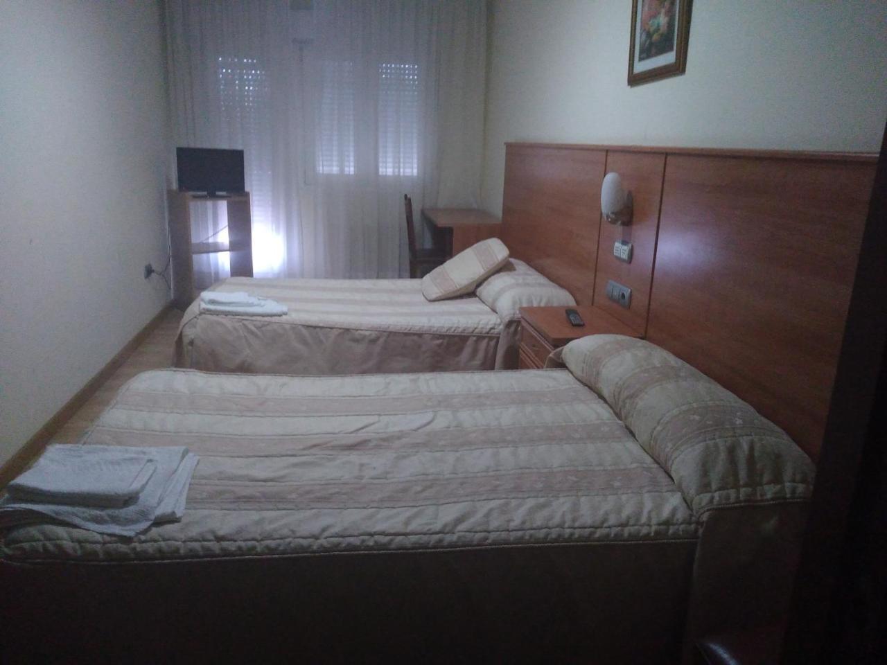 Hotel 2 De Mayo 2 Хинсо-де-Лимия Экстерьер фото