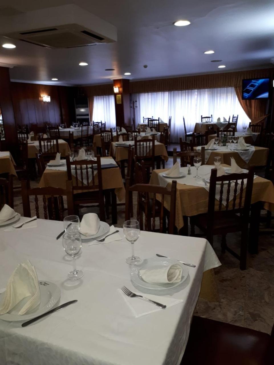 Hotel 2 De Mayo 2 Хинсо-де-Лимия Экстерьер фото